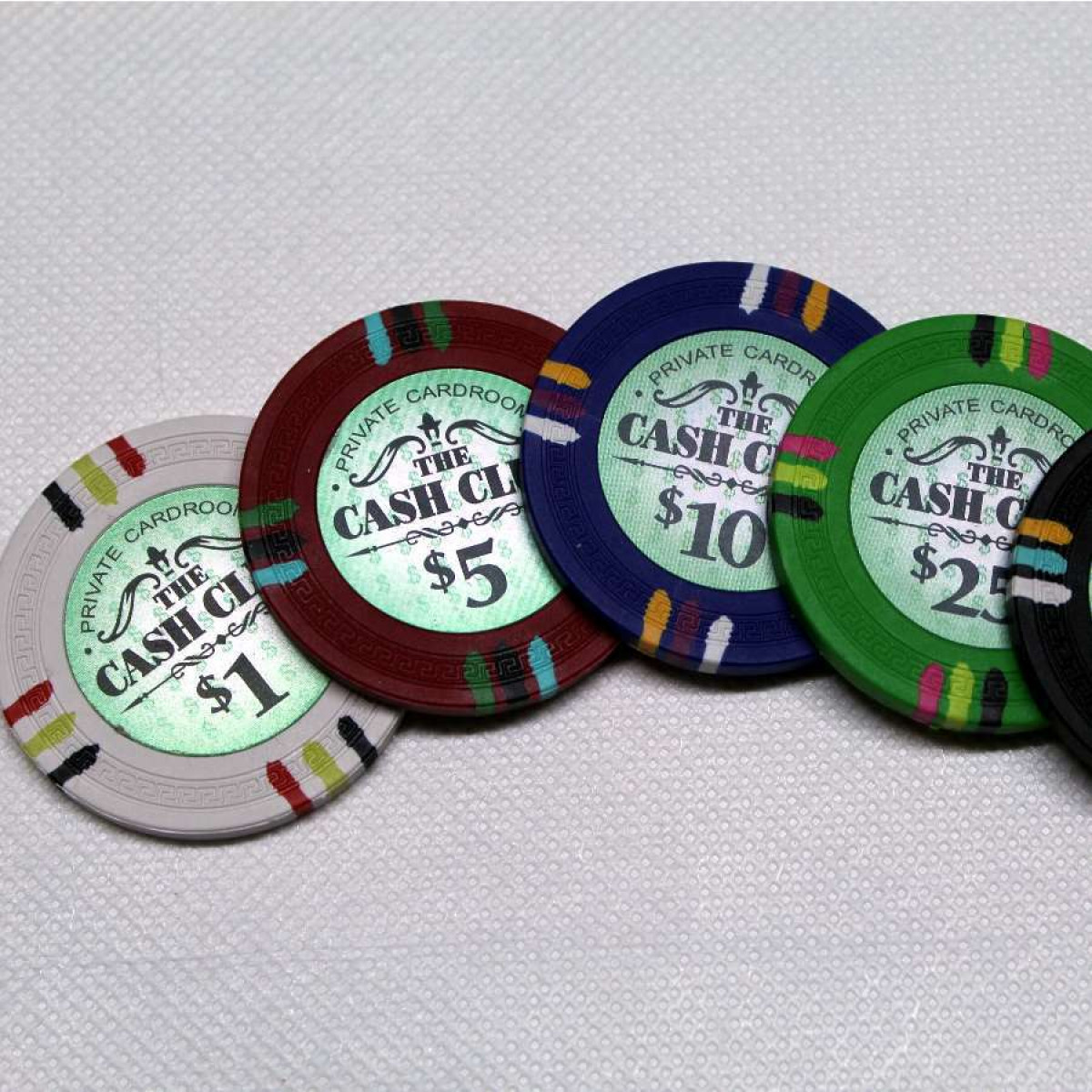 Cash Club Casino Poker Chip Set 1000 Poker Chips Acrylic Carrier Racks 
